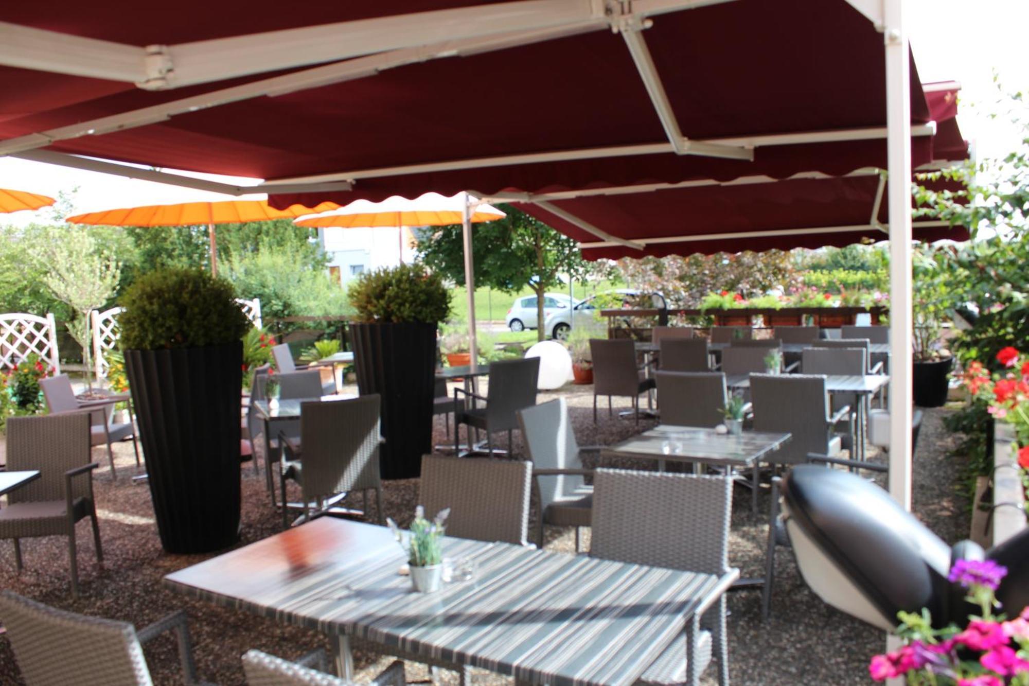 Hotel Restaurant Crystal Erstein Exterior foto
